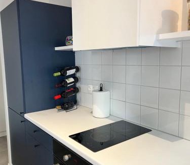 Attiki Apartment | Central Railway Station Vibe