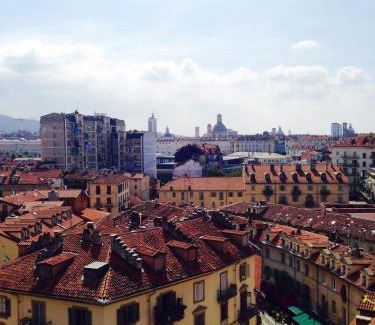 Borgo Dora House | Cozy Room with Private Bathroom and City View Terrace