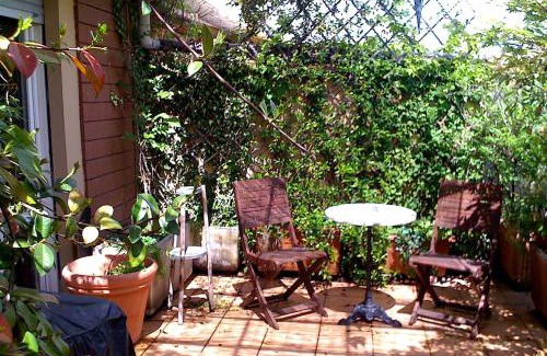 Borgo Dora House | Cozy Room with Private Bathroom and City View Terrace