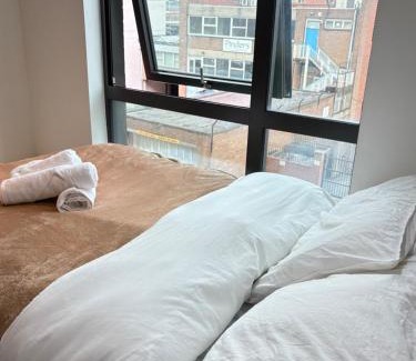 Sheffield City Centre Apartment | Central Sheffield Studio for 2