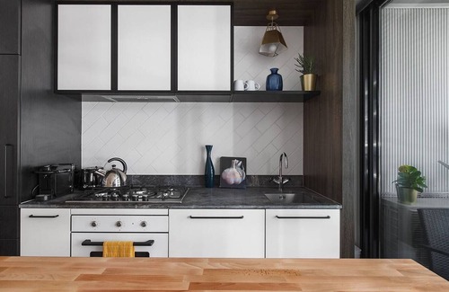 Abbotsford Apartment | Modern Inner City Living with Pool and Spa Amenities