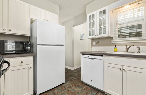 Newberg House | Pet-Friendly Retreat in Newberg - Walk to Dining and University