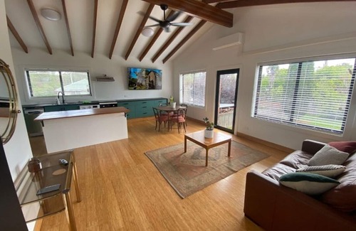 Armidale Apartment | Modern 2-Bedroom Unit in Central South Armidale, Walk to Town
