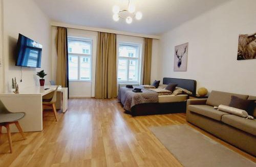 Weißgerber Apartment | Central CheckInVienna Apartment - Family-Friendly Getaway