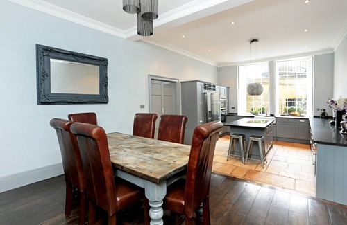 Upper Town Apartment | Welcoming Georgian Garden Apartment in Central Location