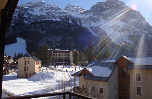 Pralognan-la-Vanoise Apartment | Cozy Studio in Pralognan-la-Vanoise with Spa & Kitchen