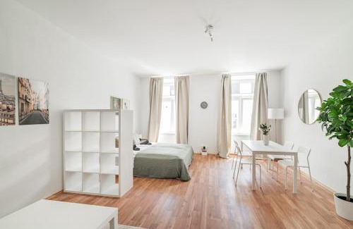 Funfhaus Apartment | Central Studio Apartment