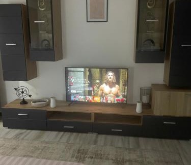 Hunedoara Apartment | Elegant Central Studio with Pool - Guest Rated 9.9/10