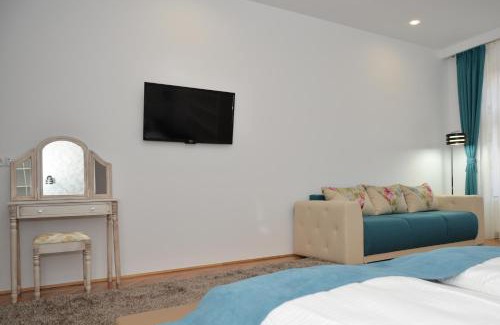 Historic Center Apartment | Convenient Central Apartments with Pet-Friendly Amenities