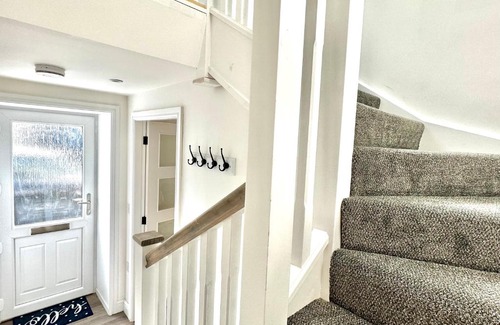 Saint Ola House | Central & Stylish 2 Bed Property - The Stable @ Warrenfield