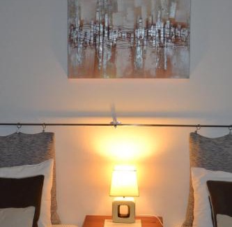 Se Apartment | Convenient Funchal Central Suite - Family & Pet Friendly