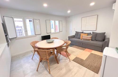 Setubal Apartment | Central & Sunny Apt 10m to Beach, By TimeCooler
