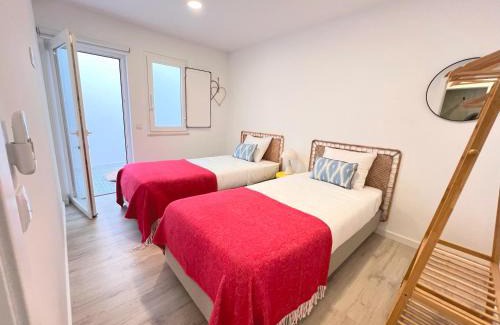 Setubal Apartment | Central & Sunny Apt 10m to Beach, By TimeCooler