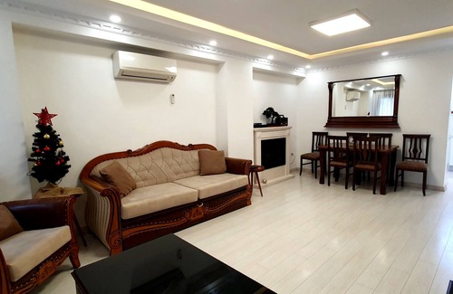Cihangir Apartment | Inviting TaksimFlat 3Br Apartment with Pool and Spa Access