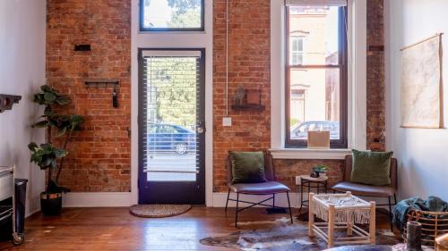 Covington Apartment | Central Urban Flat: Pet-Friendly Stay in Covington