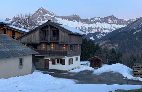 Crest-Voland Ski Chalet | Family-Friendly Chalet Crest-Voland with Spa & Breakfast