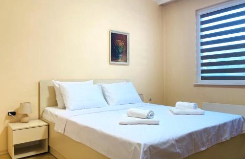 Plovdiv Center Apartment | Central Vintage Apartment for 6 Guests & Private Parking