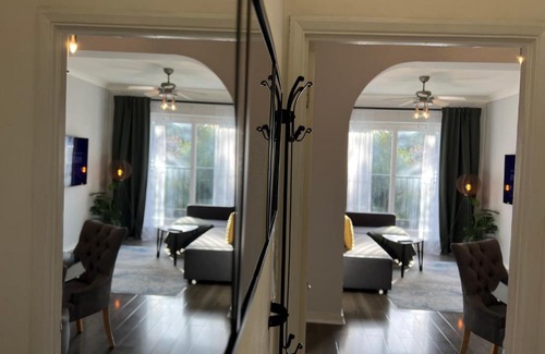 East Wickham Apartment | Prime Central Welling Flat - Guest Rated 9.5/10!