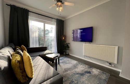 East Wickham Apartment | Prime Central Welling Flat - Guest Rated 9.5/10!