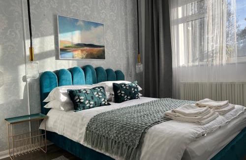 East Wickham Apartment | Prime Central Welling Flat - Guest Rated 9.5/10!