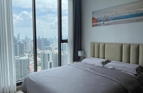 Rama 9 Apartment | Discover Central World Rama9: Pool & Hot Tub Awaits!