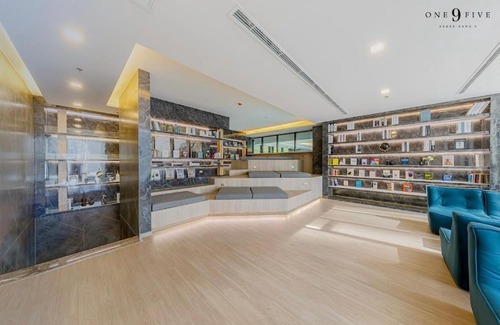 Rama 9 Apartment | Discover Central World Rama9: Pool & Hot Tub Awaits!
