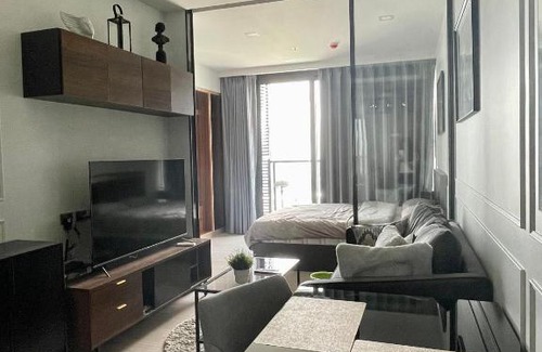 Rama 9 Apartment | Discover Central World Rama9: Pool & Hot Tub Awaits!