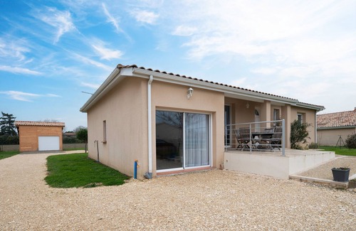 Golfech House | Comfortable Centrala House with Spa and Kitchen for 6