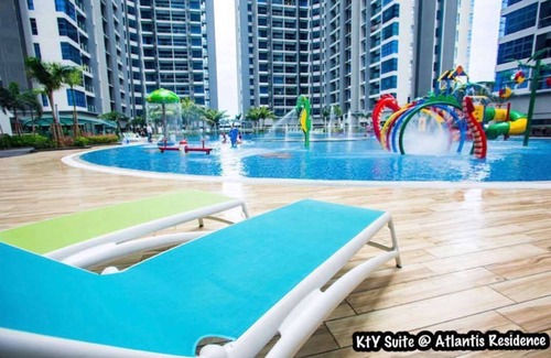 Klebang Besar Apartment | Convenient Getaway: Enjoy Pool, Spa & Excitement