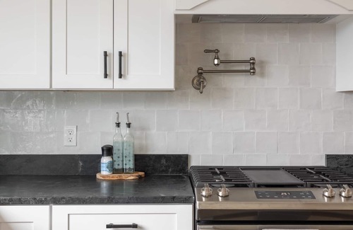 Waterbury Center House | Ideal Getaway: Easy Access to Stowe & MRV with Breakfast