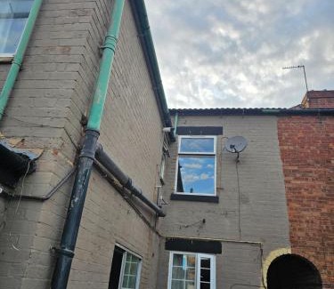 Burton on Trent House | Centrally located house, Rm 4 big