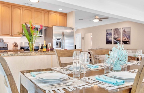South New River Isles House | Perfectly Located Citrus Key with Heated Pool & Riverside Access