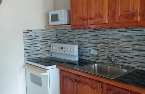 Warrens Apartment | Convenient 2-Bedroom Apartment in Warrens for Your Stay