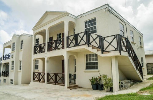 Warrens Apartment | Convenient 2-Bedroom Apartment in Warrens for Your Stay
