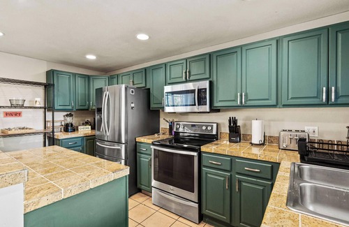 Broomfield House | Prime 3 Bed Master Suite with Firepit & Spa Amenities