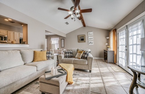 Denton House | Conveniently Located 3BR 2BA - Great for Families!