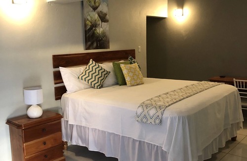 Montego Bay Hotel | Convenient Stay Steps from the Beach, Minutes to Airport