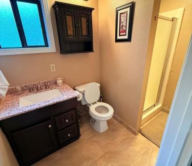Cutten Apartment | Centrally located adu