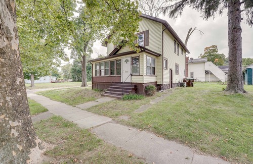Albion House | Ideal Albion Home with Screened Porch & Pet-Friendly Perks