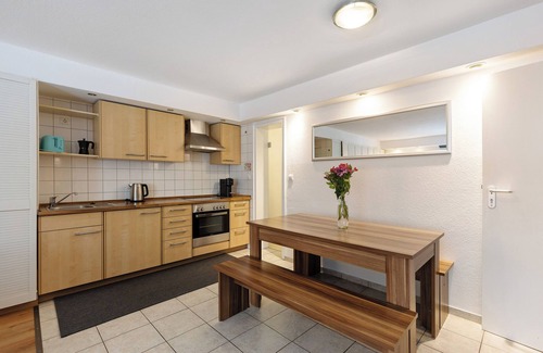 Charlottenburg-Wilmersdorf Apartment | Pet-Friendly Messe Apartment Berlin with Garden & Terrace