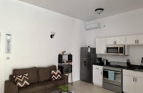 Giraudel Apartment | Cozy Apartment with Scenic Views and Top-notch Amenities