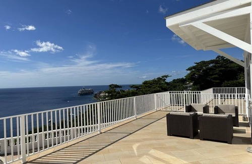 Giraudel Apartment | Cozy Apartment with Scenic Views and Top-notch Amenities