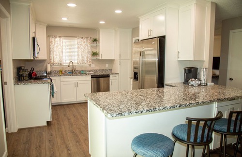 Loma Del Rey House | Beautifully Remodeled 3-Bedroom House with Top Amenities