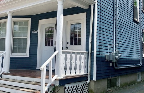 North End House | Centrally Located Blue House