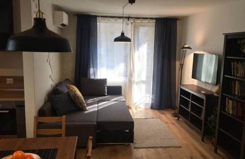 Oborishte Apartment | Cozy Apartment with Parking in Central Location - 9.7/10