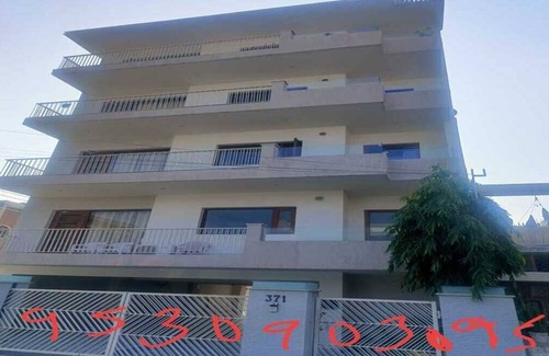 Panchkula Urban Estate Apartment | Prime City Location: Ideal Room for Couples & Professionals