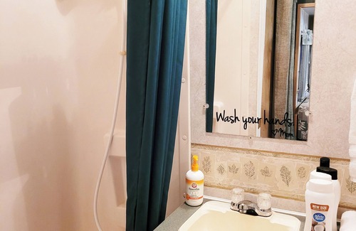 Mesilla Park House | Cozy RV Retreat: Pet-Friendly Stay with Great Amenities