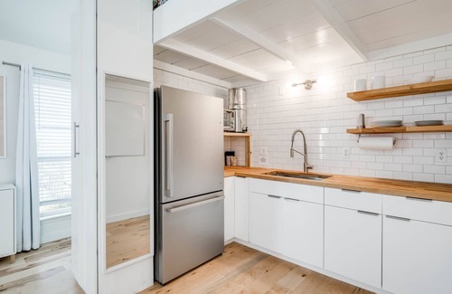 West Campus Condo | Convenient Condo Steps from UT & Pease Park - Pet Friendly