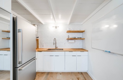 West Campus Condo | Convenient Condo Steps from UT & Pease Park - Pet Friendly