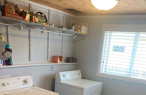 Shedd House | Centrally Located, Cozy Cottage